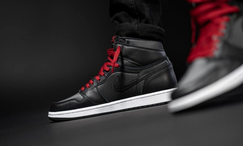 Air Jordan 1 High OG Satin Black | 555088-060 | Grailify